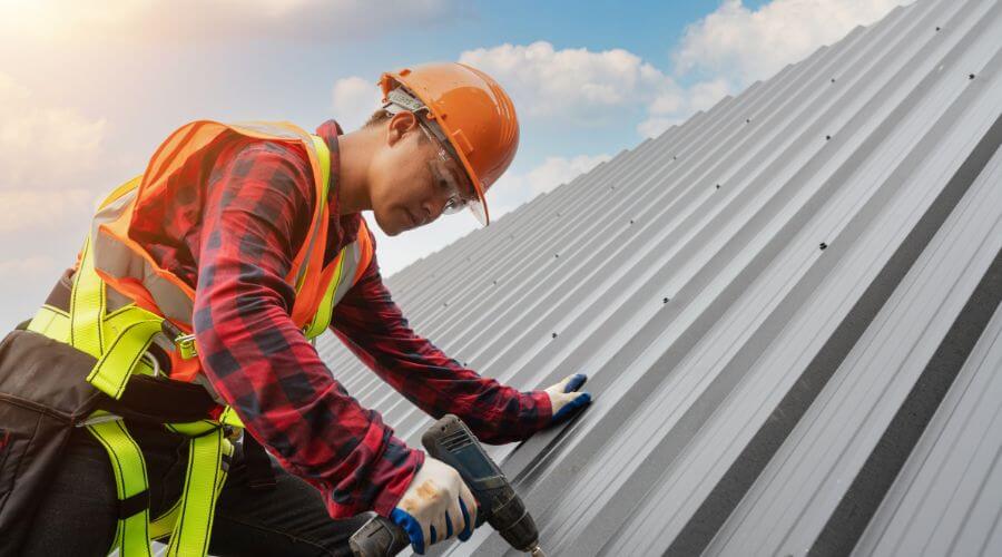 Professional residential roofers in Davis, SD